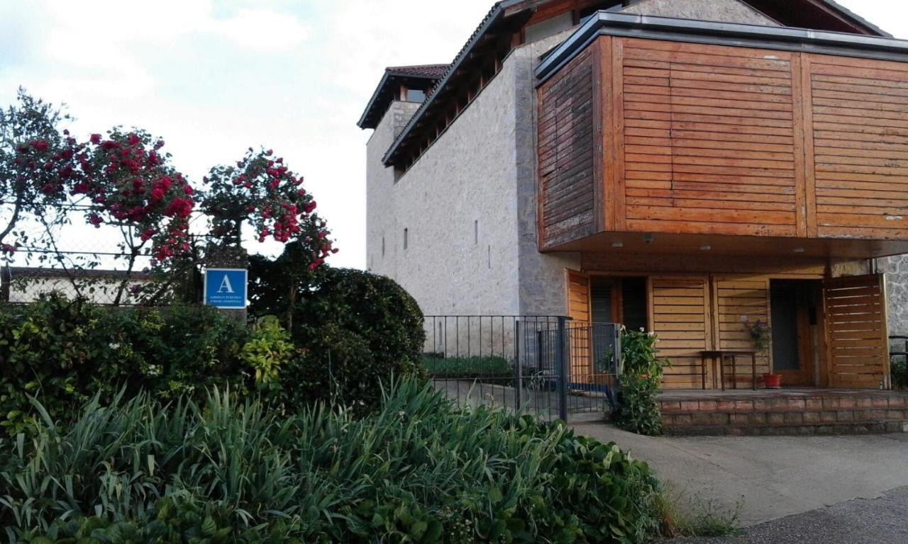 Casa Torre Cantoblanco Barron Bagian luar foto
